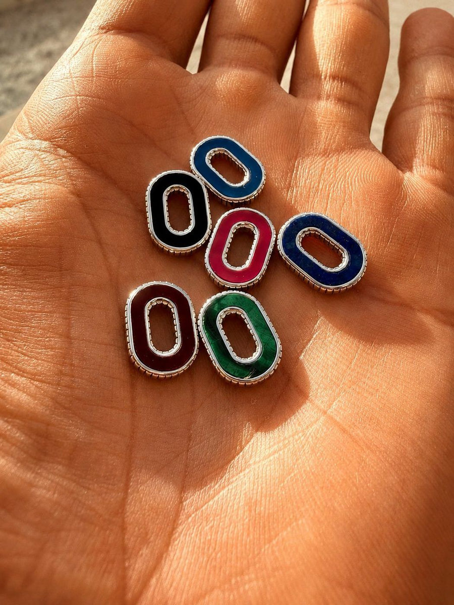 Six pieces in a hand